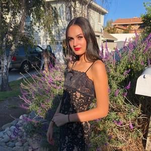 Meet your Posher, Olivia